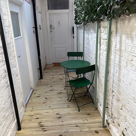 Acton High Street Apartment Лондон Екстериор снимка