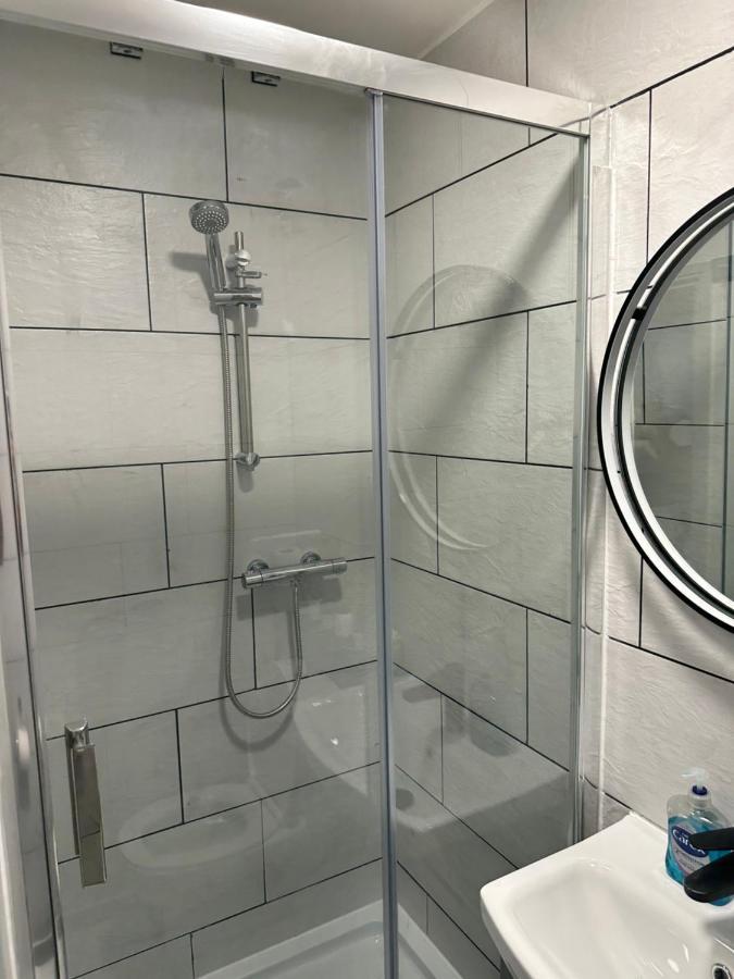 Acton High Street Apartment Лондон Екстериор снимка