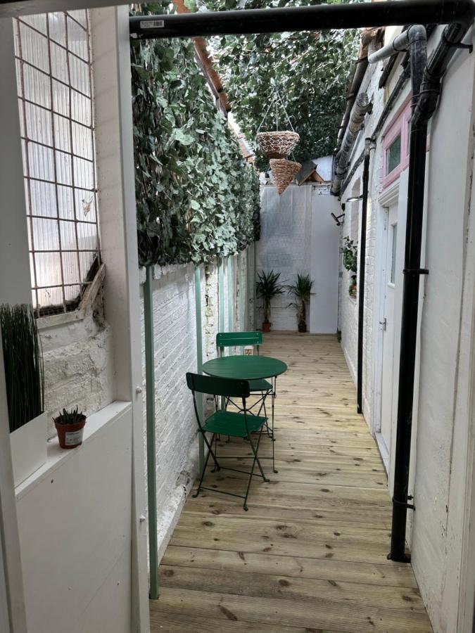 Acton High Street Apartment Лондон Екстериор снимка