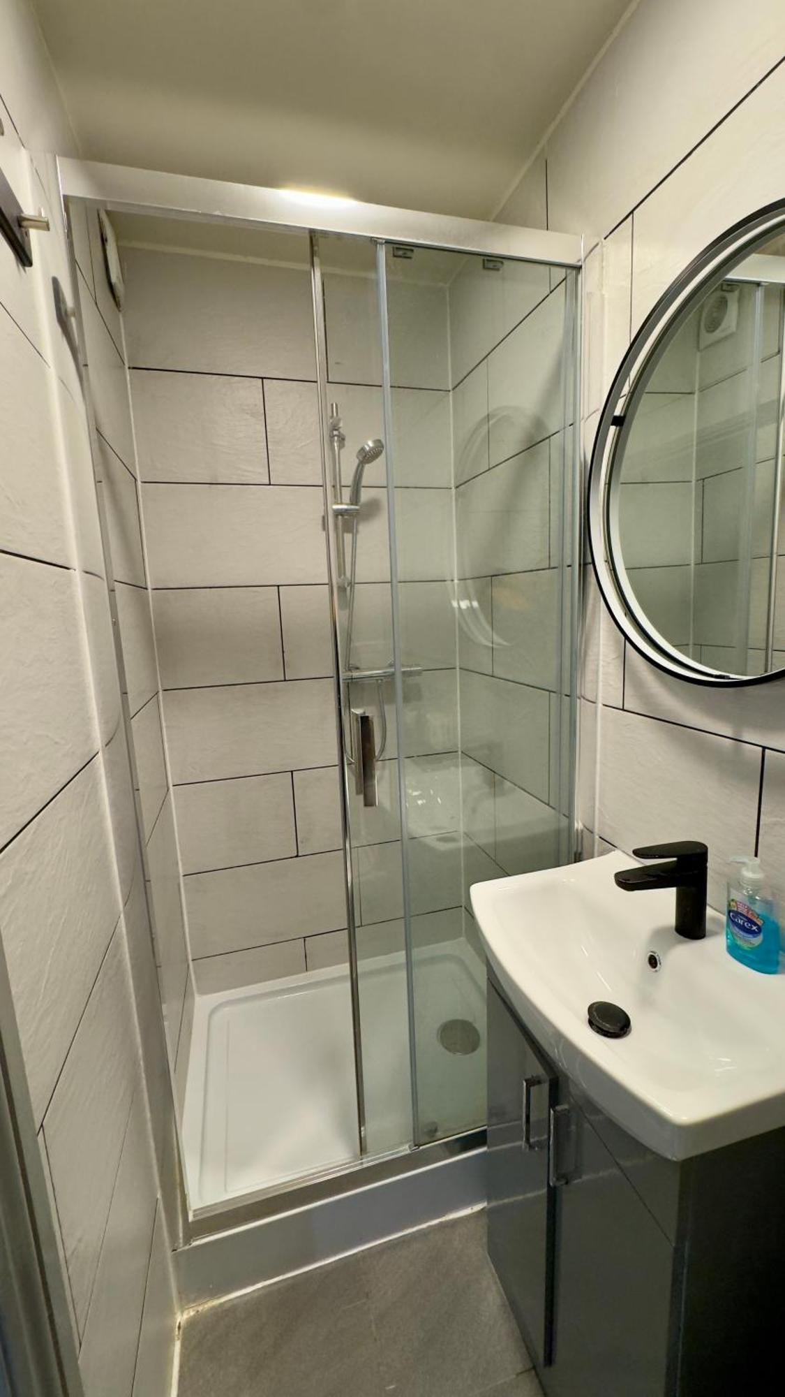 Acton High Street Apartment Лондон Екстериор снимка
