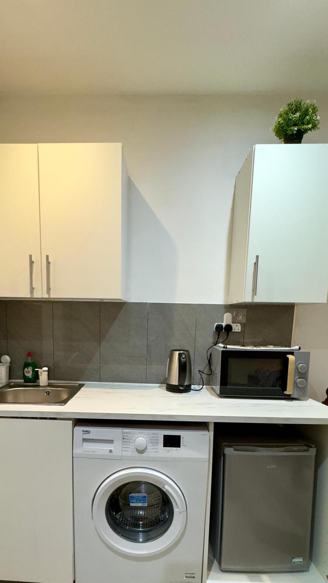 Acton High Street Apartment Лондон Екстериор снимка