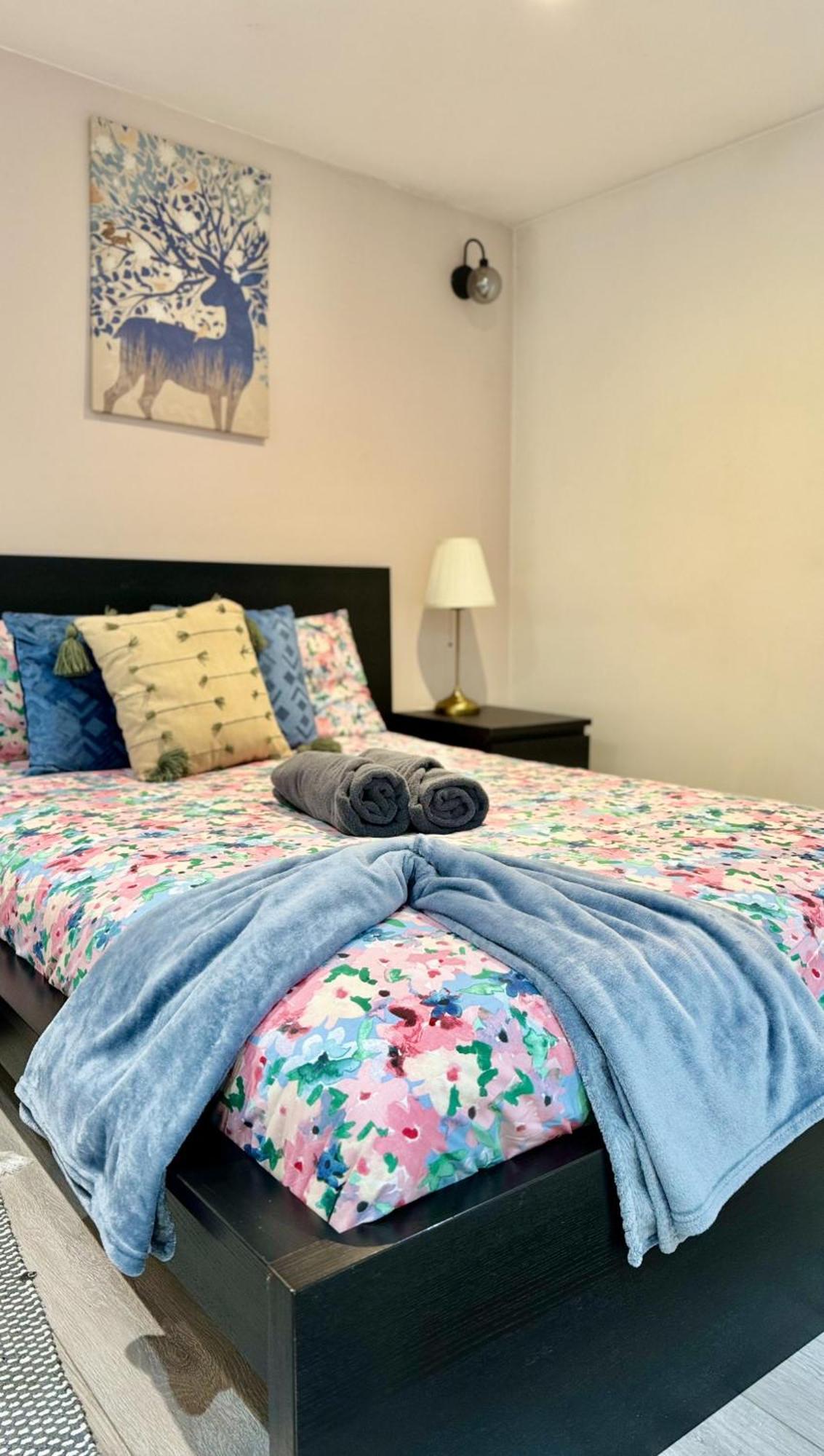 Acton High Street Apartment Лондон Екстериор снимка